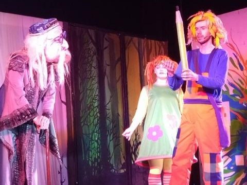 WYCIECZKA DO TEATRU