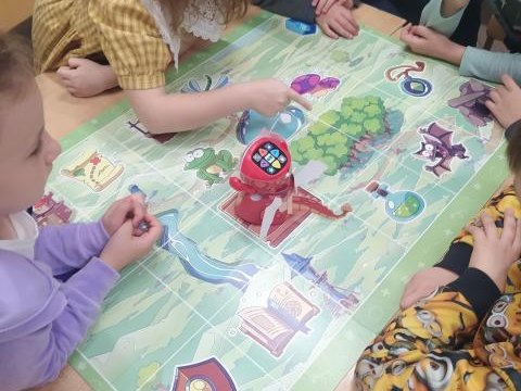 Robot edukacyjny o nazwie Super Doc